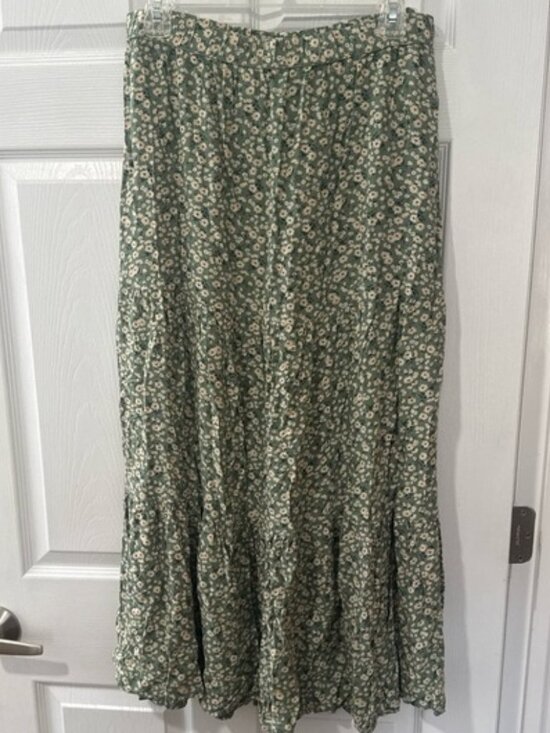 Dresses & Skirts - Green Floral Maxi Skirt